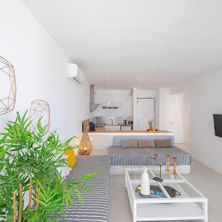 Infinite Blue Luxury Suites 산토리니 외부 사진