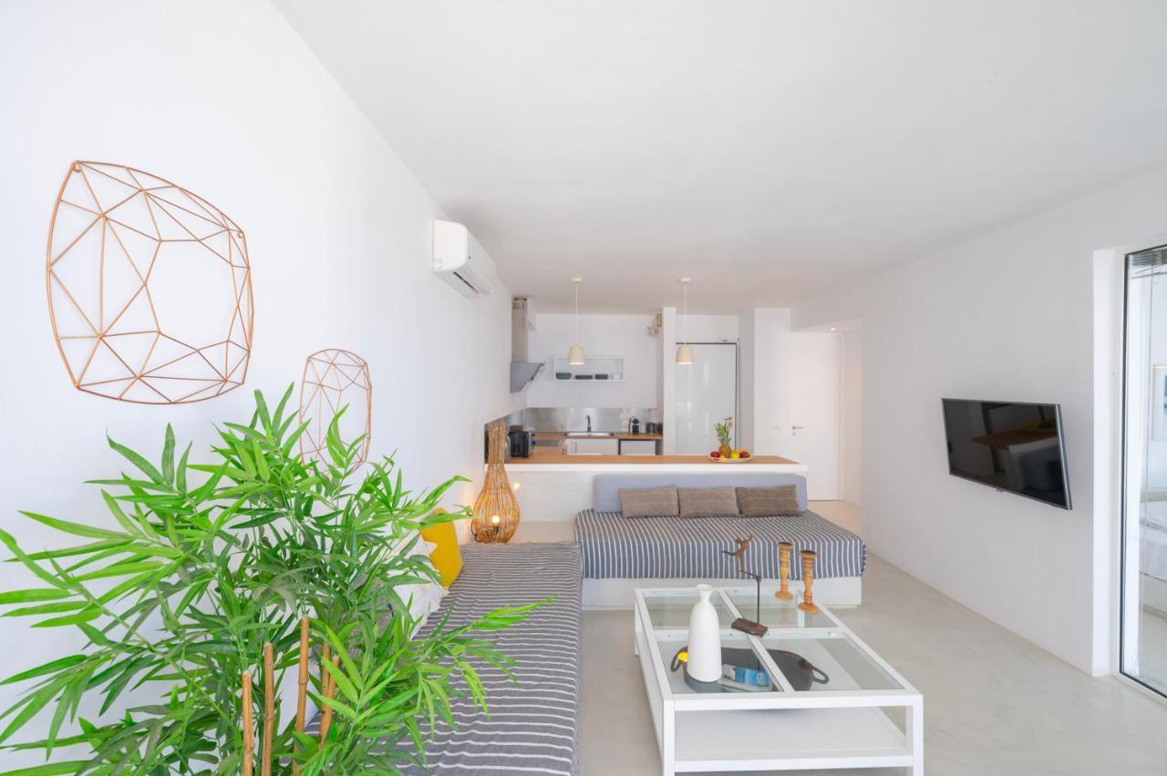 Infinite Blue Luxury Suites 산토리니 외부 사진