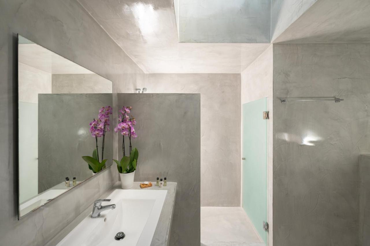 Infinite Blue Luxury Suites 산토리니 외부 사진