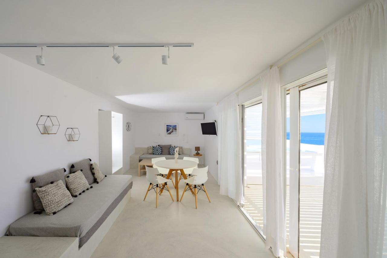Infinite Blue Luxury Suites 산토리니 외부 사진